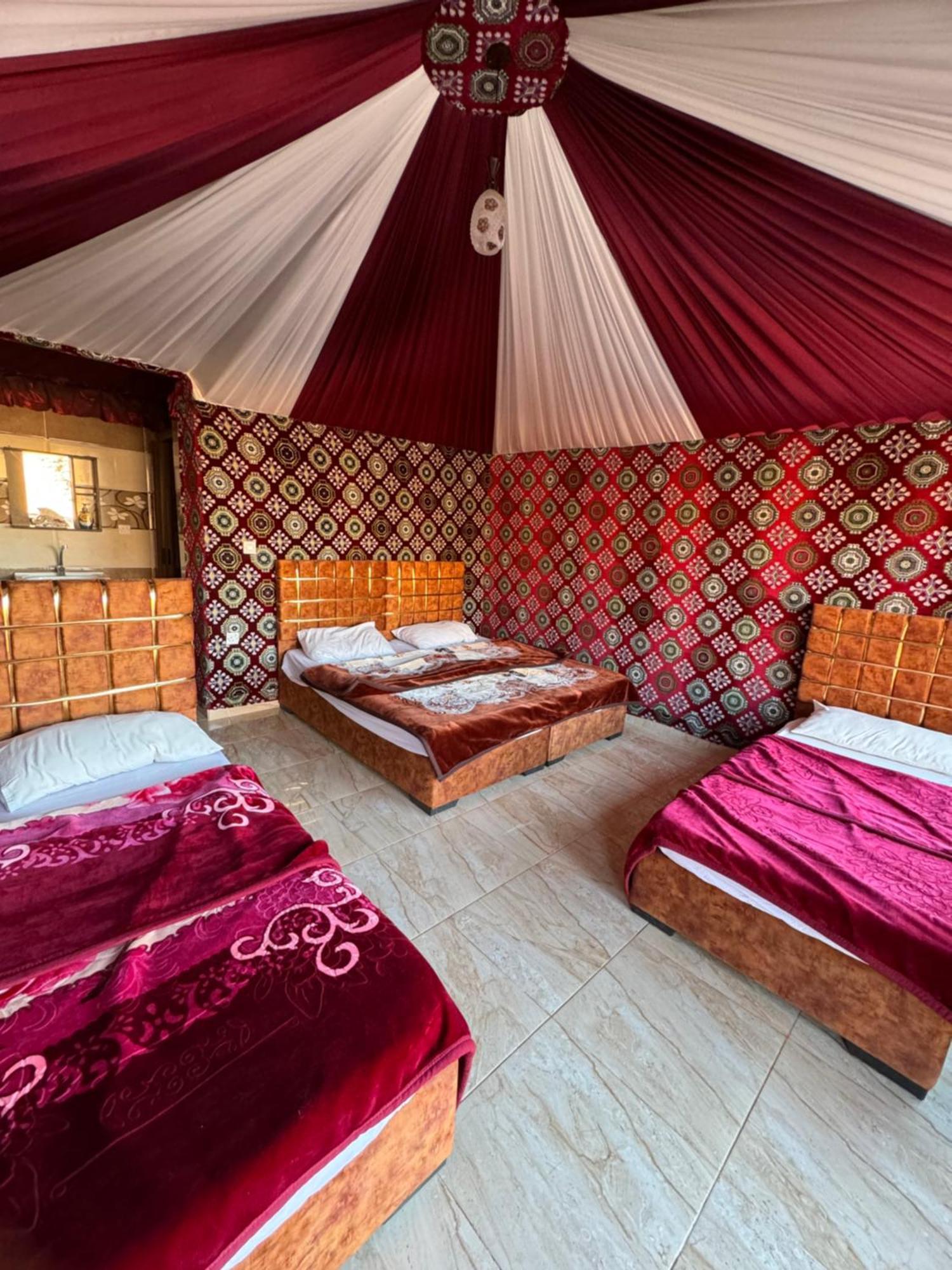 Wadi Rum Bubble Camp & Tour Exterior foto