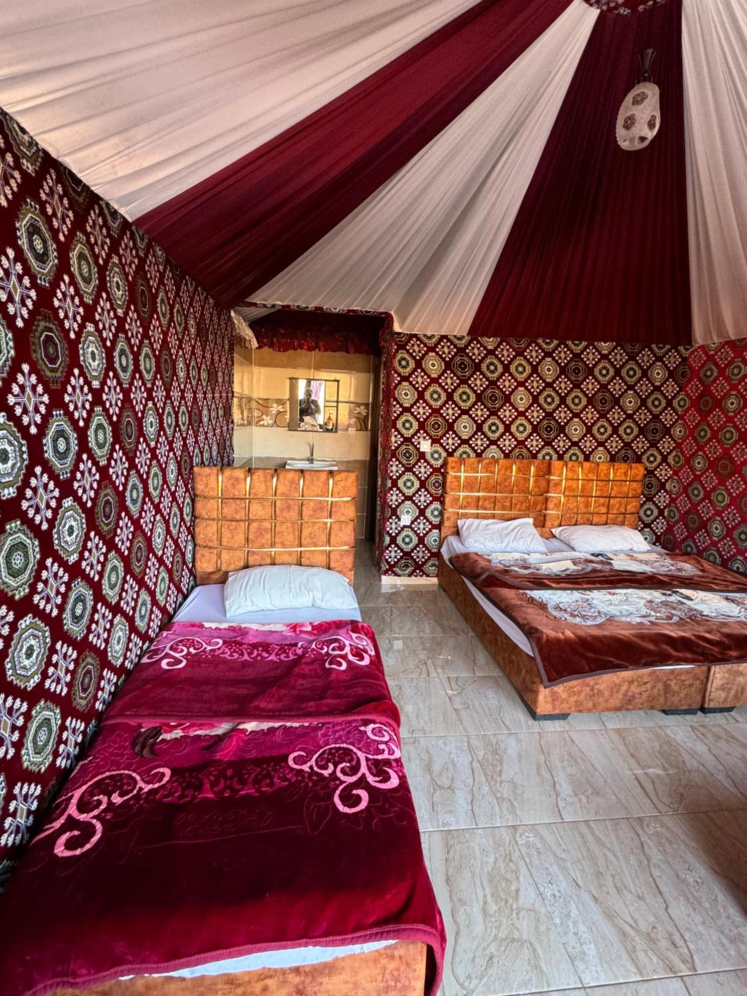 Wadi Rum Bubble Camp & Tour Exterior foto