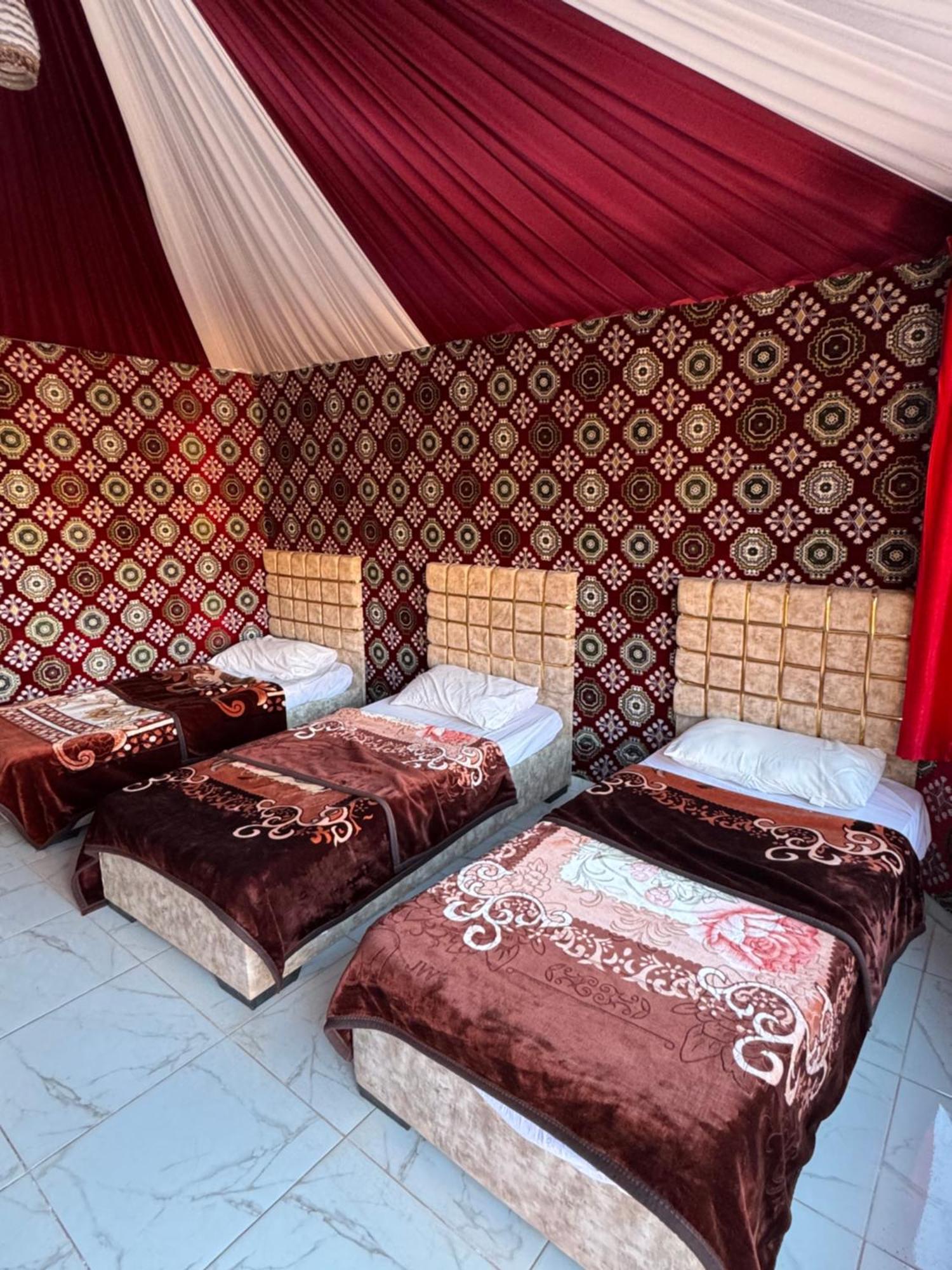 Wadi Rum Bubble Camp & Tour Exterior foto