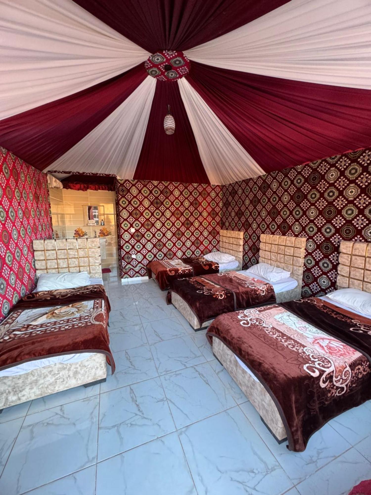 Wadi Rum Bubble Camp & Tour Exterior foto